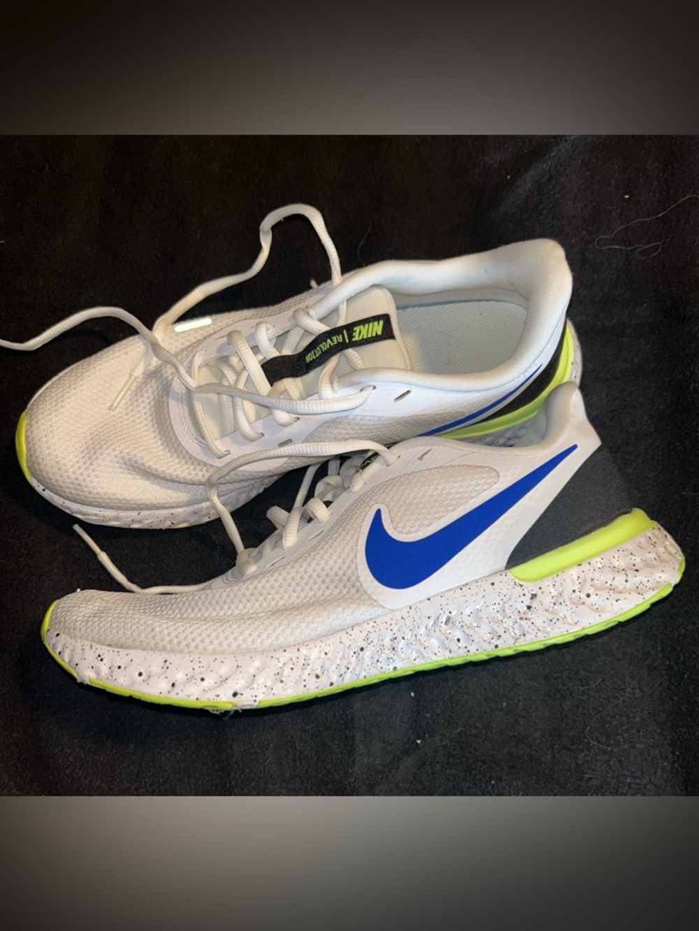 Nike tennis shoes size 8.5 men’s fit women’s size 10 excellent condition